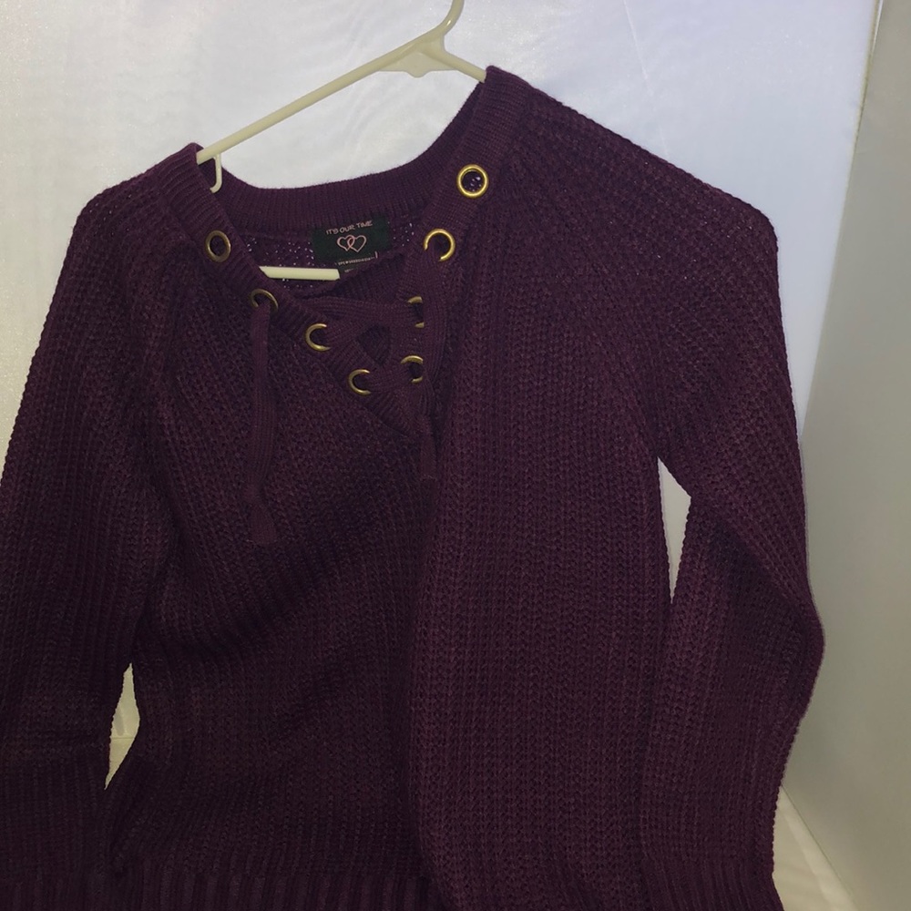 Kids maroon sweater ❤️❤️